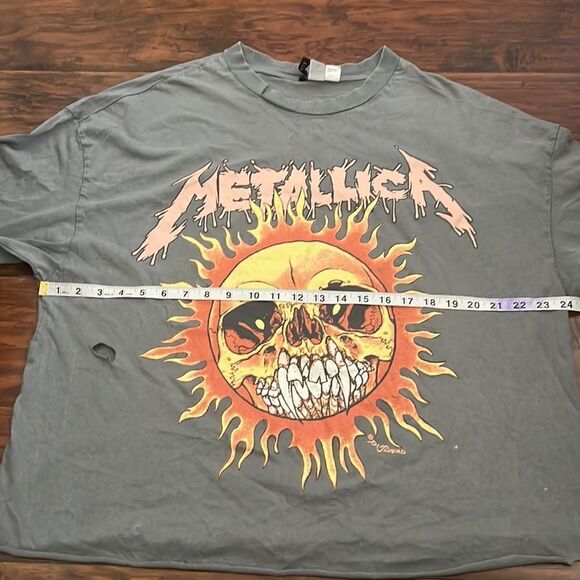 H&M Divided Metallica Graphic Gray Distressed Shirt - Picture 5 of 11